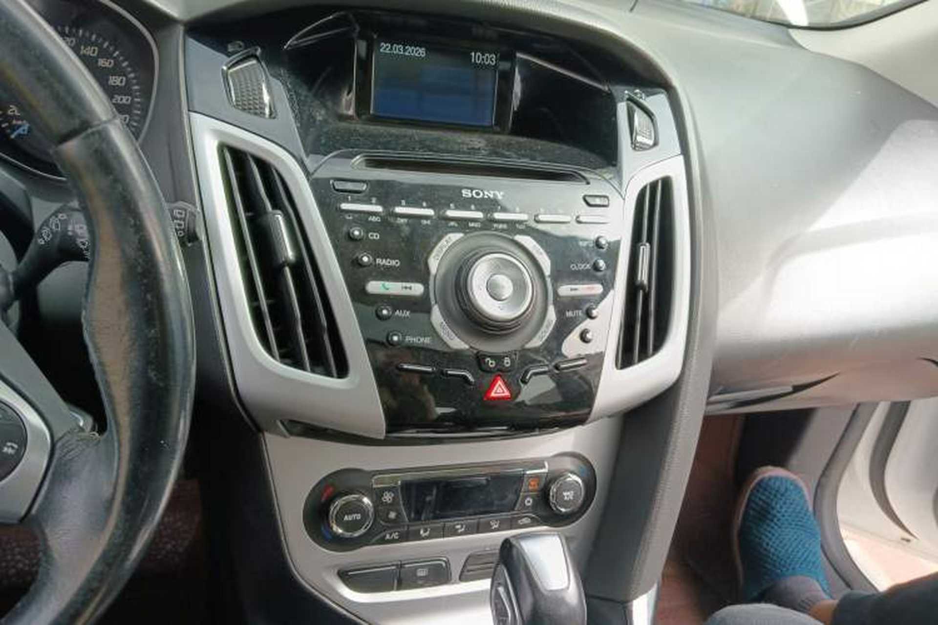 Used Ford Focus 2012 Hatchback 2.0L Automatic Luxury Sport Model Audio And AC Panel