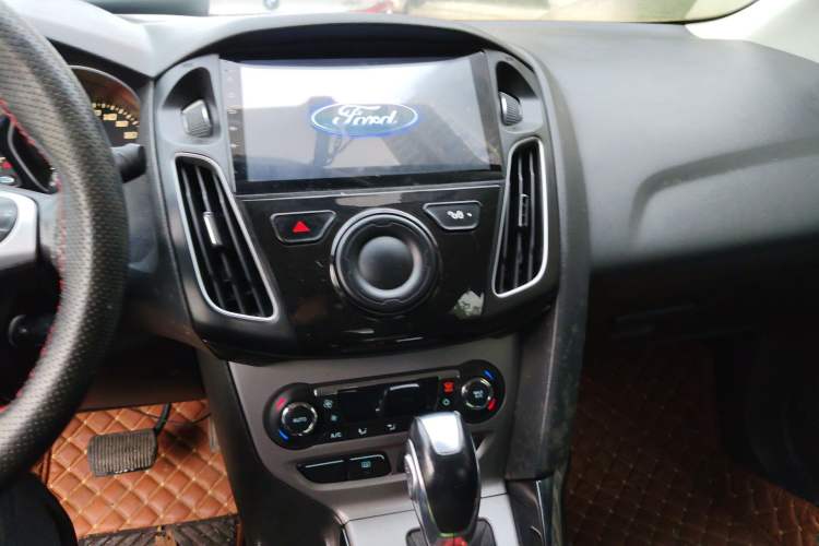 Used Ford Focus 2012 Sedan 1.6L Automatic Fashion Edition Audio And AC Panel