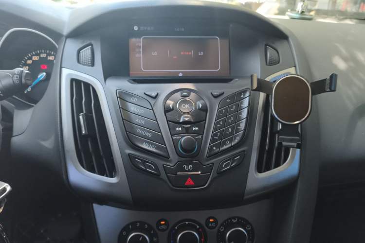 Used Ford Focus 2012 Hatchback 1.6L Automatic Comfort Model Audio And AC Panel