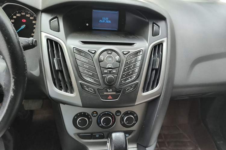 Used Ford Focus 2012 Hatchback 1.6L Automatic Comfort Model Audio And AC Panel