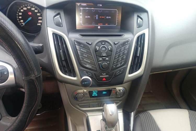 Used Ford Focus 2012 Sedan 1.6L Automatic Fashion Edition Audio And AC Panel