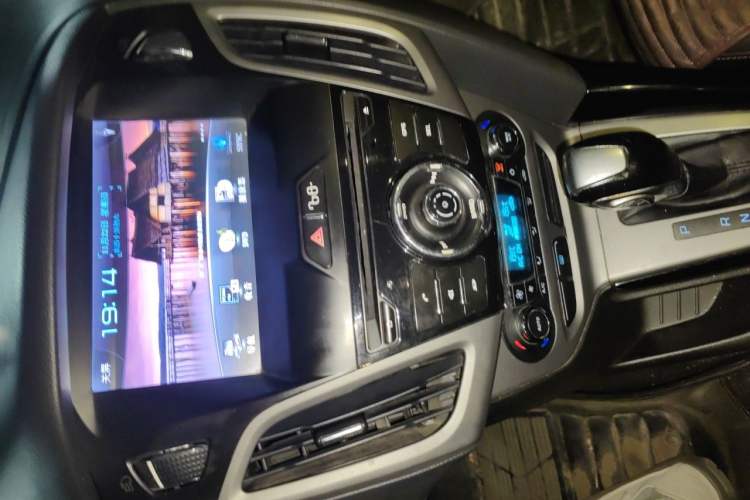 Used Ford Focus 2012 Sedan 1.6L Automatic Fashion Edition Audio And AC Panel