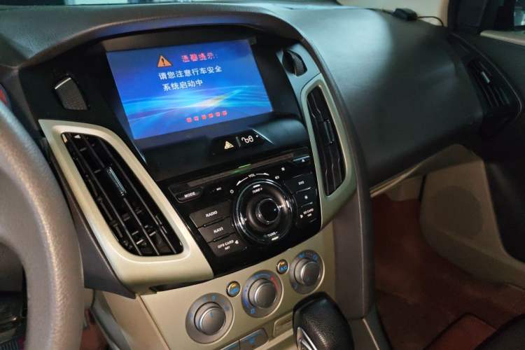 Used Ford Focus 2012 Sedan 1.6L Automatic Comfort Model Audio And AC Panel