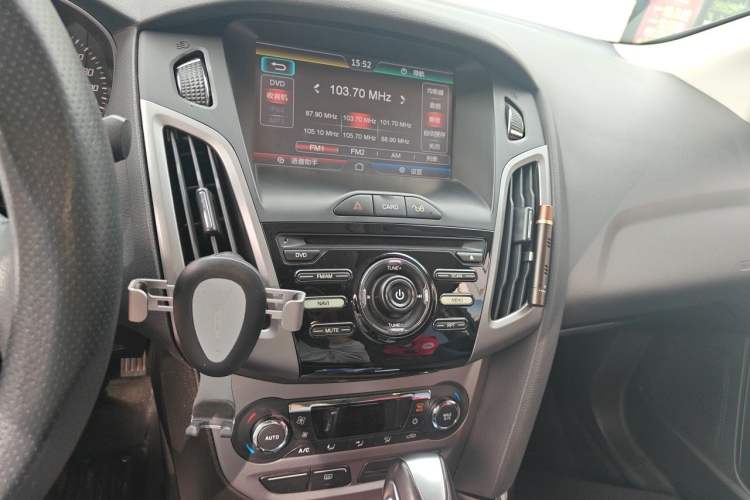 Used Ford Focus 2012 Sedan 1.6L Automatic Fashion Edition Audio And AC Panel