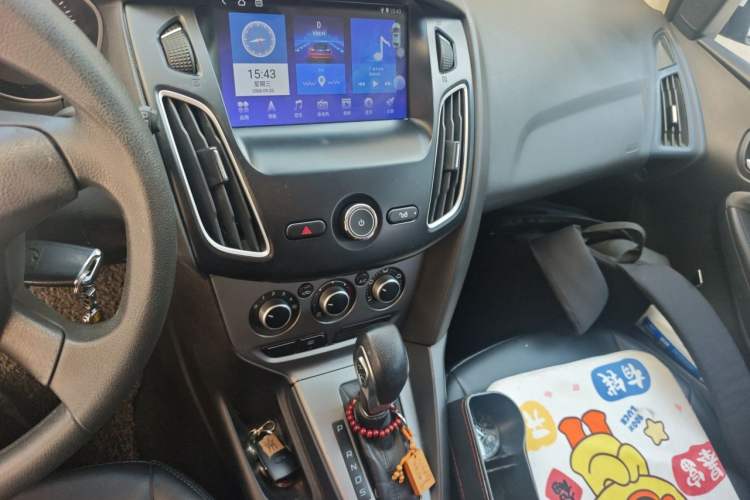Used Ford Focus 2012 Hatchback 1.6L Automatic Comfort Model Audio And AC Panel