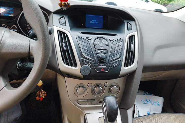 Used Ford Focus 2012 Sedan 1.6L Automatic Fashion Edition Audio And AC Panel