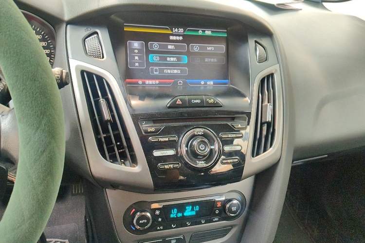 Used Ford Focus 2012 Hatchback 1.6L Manual Fashion Edition Audio And AC Panel