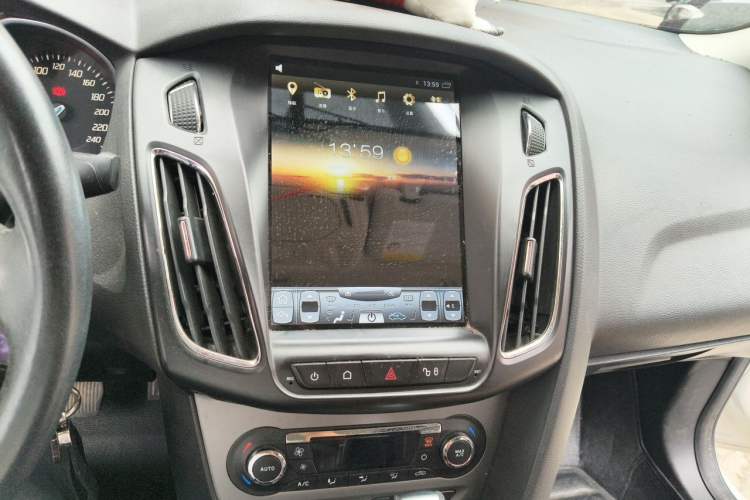 Used Ford Focus 2012 Sedan 1.6L Automatic Fashion Edition Audio And AC Panel