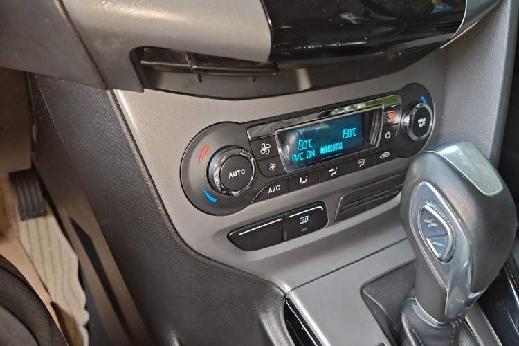 Used Ford Focus 2012 Sedan 1.6L Automatic Fashion Edition Audio And AC Panel