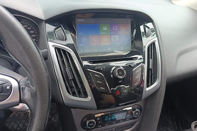 Used Ford Focus 2012 Sedan 1.6L Manual Fashion Edition Audio And AC Panel
