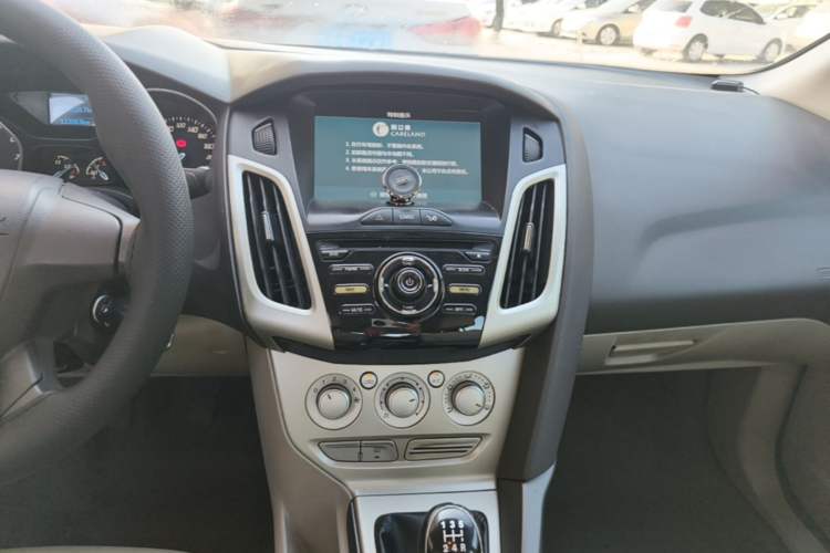 Used Ford Focus 2012 Sedan 1.6L Manual Comfort Model Audio And AC Panel