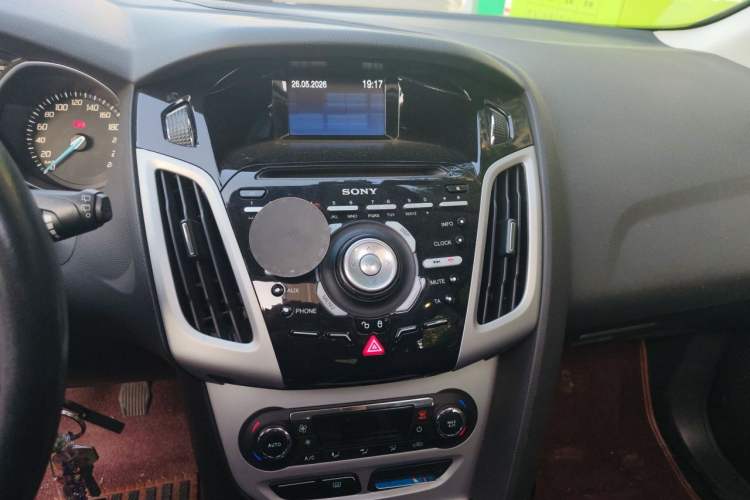 Used Ford Focus 2012 Hatchback 2.0L Manual Luxury Sport Model Audio And AC Panel