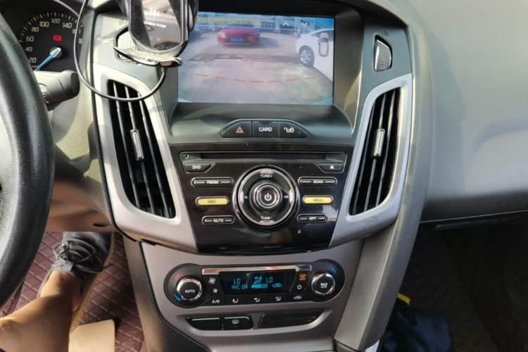 Used Ford Focus 2012 Sedan 1.6L Automatic Fashion Edition Audio And AC Panel