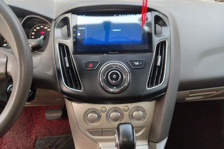 Used Ford Focus 2012 Sedan 1.6L Automatic Comfort Model Audio And AC Panel