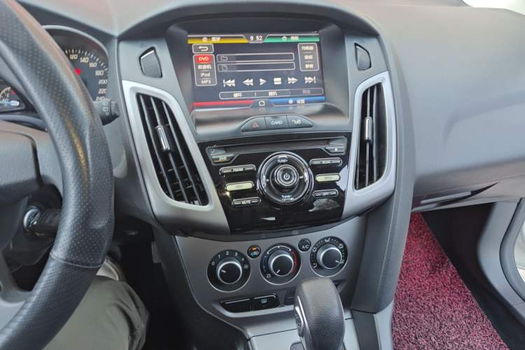 Used Ford Focus 2012 Hatchback 1.6L Automatic Comfort Model Audio And AC Panel