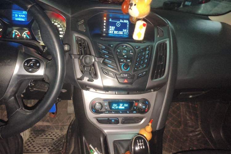 Used Ford Focus 2012 Hatchback 1.6L Manual Fashion Edition Audio And AC Panel