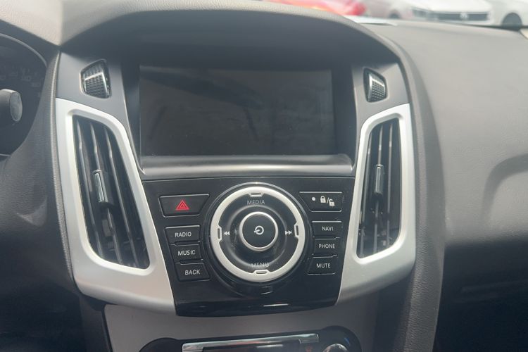 Used Ford Focus 2012 Sedan 1.6L Automatic Fashion Edition Audio And AC Panel