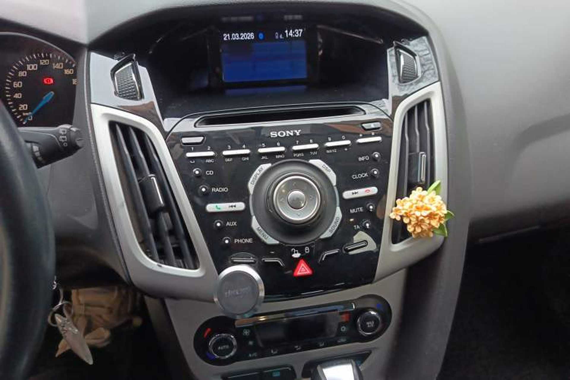 Used Ford Focus 2012 Hatchback 2.0L Automatic Luxury Sport Model Audio And AC Panel