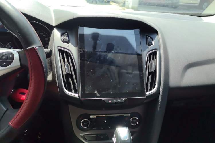 Used Ford Focus 2012 Sedan 1.6L Automatic Fashion Edition Audio And AC Panel