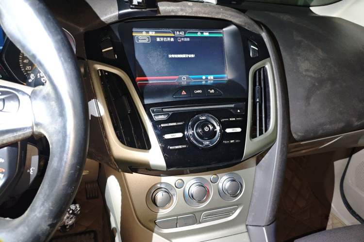 Used Ford Focus 2012 Sedan 1.6L Manual Comfort Model Audio And AC Panel