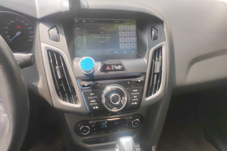 Used Ford Focus 2012 Sedan 1.6L Automatic Fashion Edition Audio And AC Panel