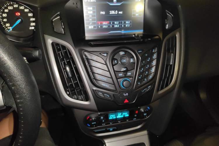 Used Ford Focus 2012 Sedan 1.6L Manual Fashion Edition Audio And AC Panel