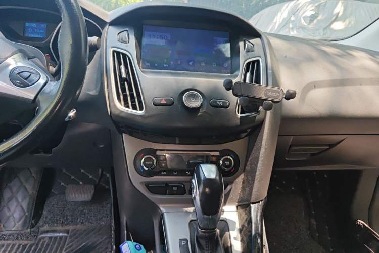 Used Ford Focus 2012 Sedan 1.6L Automatic Fashion Edition Audio And AC Panel