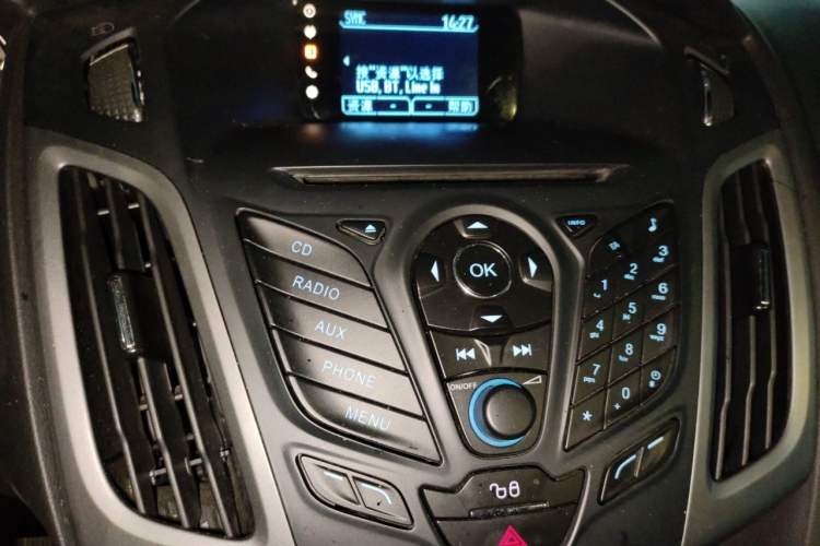 Used Ford Focus 2012 Sedan 1.6L Automatic Fashion Edition Audio And AC Panel