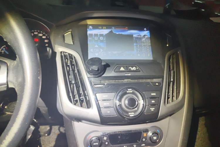 Used Ford Focus 2012 Sedan 1.6L Automatic Fashion Edition Audio And AC Panel