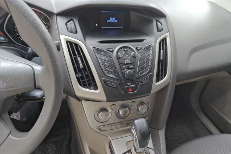 Used Ford Focus 2012 Sedan 1.6L Automatic Comfort Model Audio And AC Panel