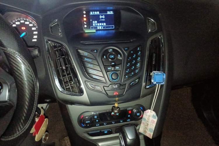 Used Ford Focus 2012 Sedan 1.6L Automatic Fashion Edition Audio And AC Panel