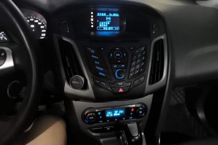 Used Ford Focus 2012 Sedan 1.6L Automatic Fashion Edition Audio And AC Panel