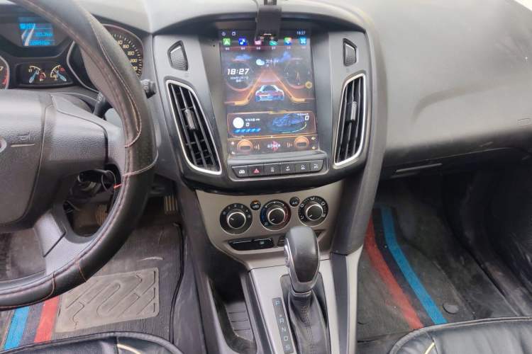 Used Ford Focus 2012 Hatchback 1.6L Automatic Comfort Model Audio And AC Panel