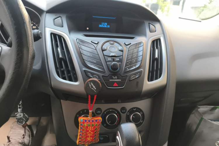 Used Ford Focus 2012 Hatchback 1.6L Automatic Comfort Model Audio And AC Panel