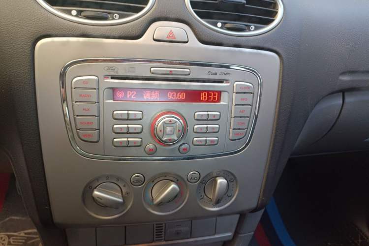 Used Ford Focus 2012 Hatchback Classic 1.8L Manual Base Model Audio And AC Panel