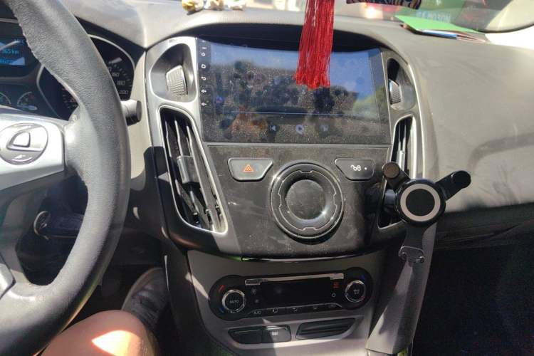 Used Ford Focus 2012 Sedan 1.6L Manual Fashion Edition Audio And AC Panel