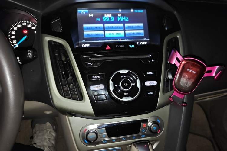 Used Ford Focus 2012 Hatchback 1.6L Automatic Fashion Edition Audio And AC Panel
