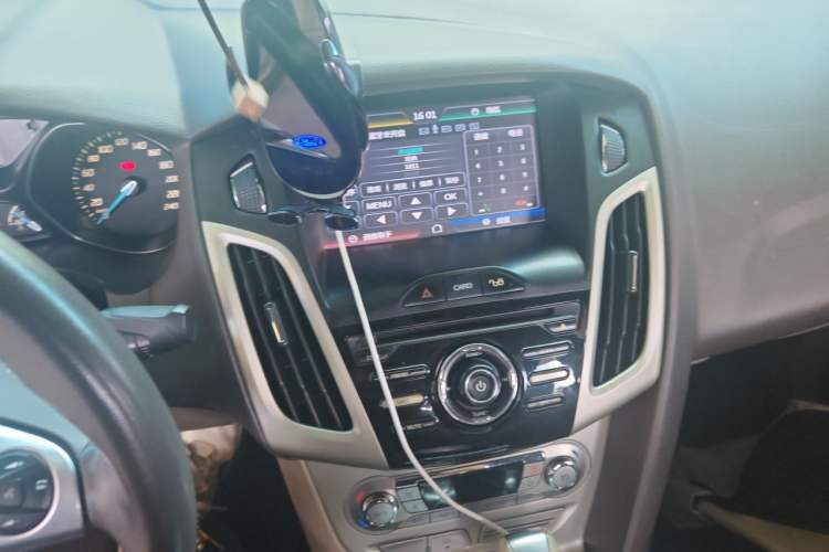 Used Ford Focus 2012 Sedan 1.6L Automatic Fashion Edition Audio And AC Panel