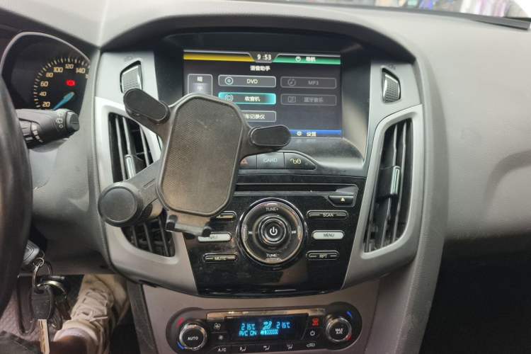 Used Ford Focus 2012 Hatchback 1.6L Automatic Fashion Edition Audio And AC Panel