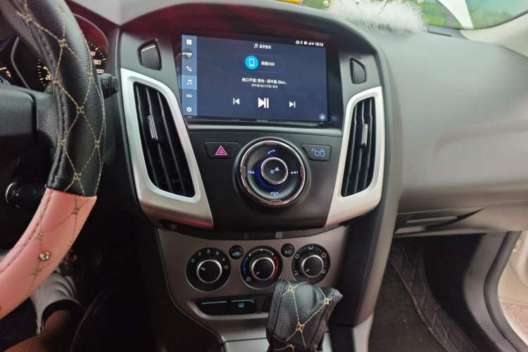 Used Ford Focus 2012 Hatchback 1.6L Automatic Comfort Model Audio And AC Panel