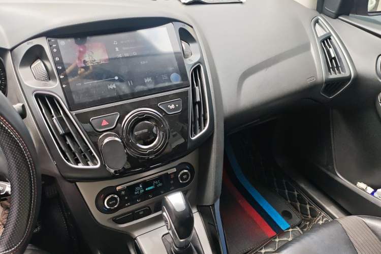 Used Ford Focus 2012 Sedan 1.6L Automatic Fashion Edition Audio And AC Panel