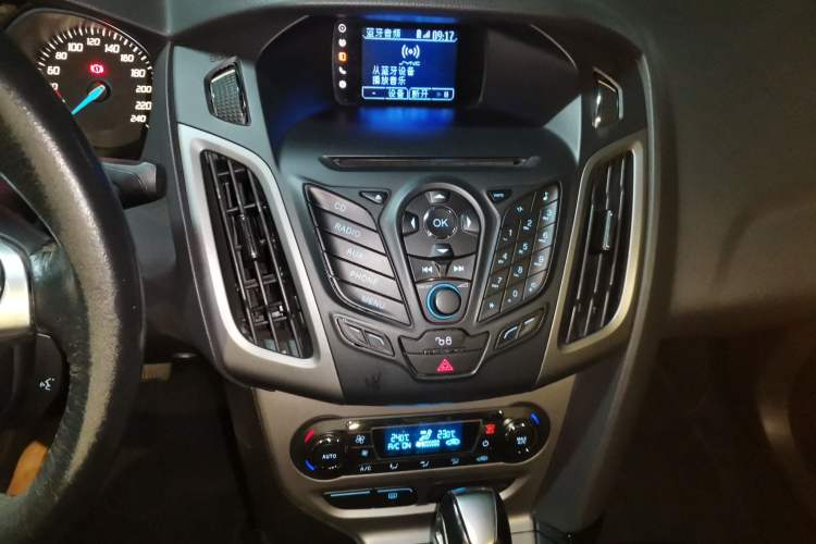 Used Ford Focus 2012 Sedan 1.6L Automatic Fashion Edition Audio And AC Panel