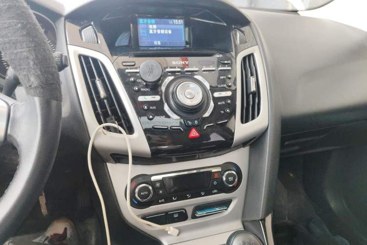 Used Ford Focus 2012 Hatchback 2.0L Manual Luxury Sport Model Audio And AC Panel