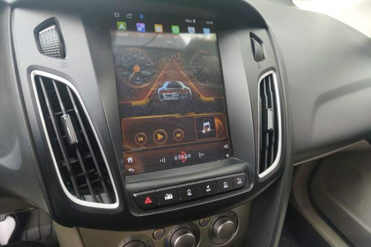 Used Ford Focus 2012 Sedan 1.6L Automatic Comfort Model Audio And AC Panel