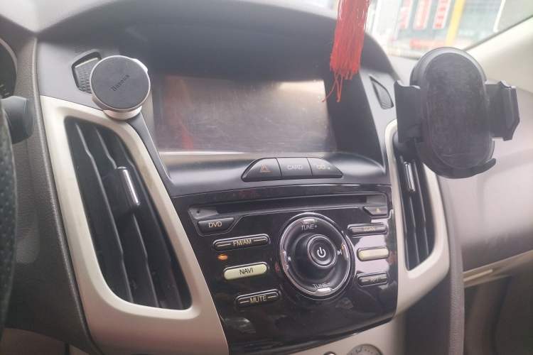 Used Ford Focus 2012 Sedan 1.6L Automatic Comfort Model Audio And AC Panel