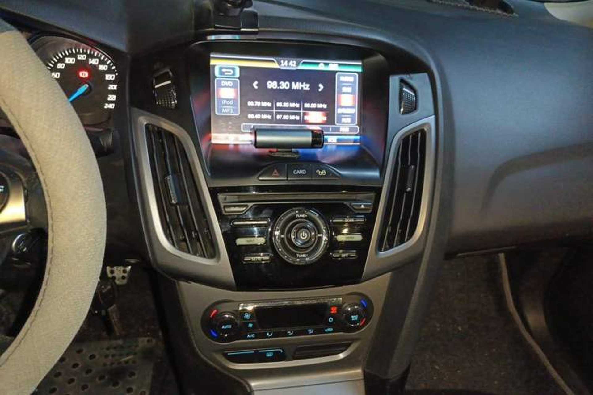 Used Ford Focus 2012 Sedan 1.6L Manual Fashion Edition Audio And AC Panel