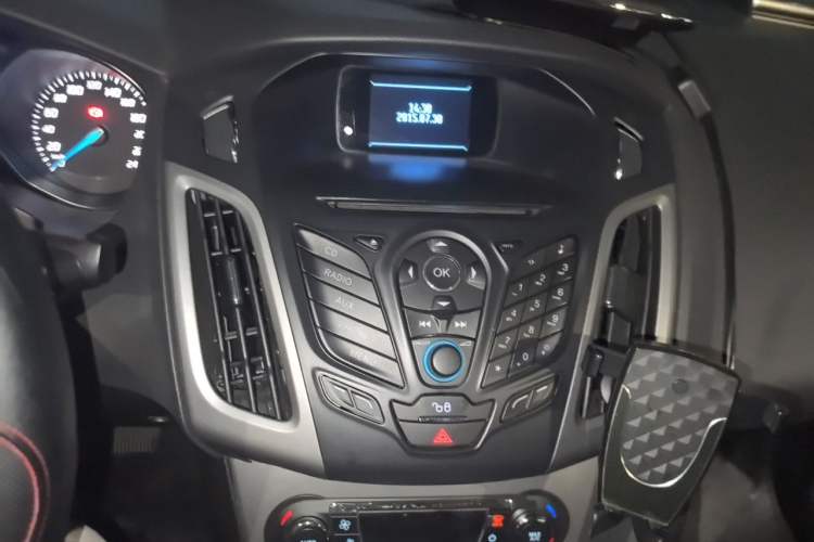 Used Ford Focus 2012 Sedan 1.6L Automatic Fashion Edition Audio And AC Panel