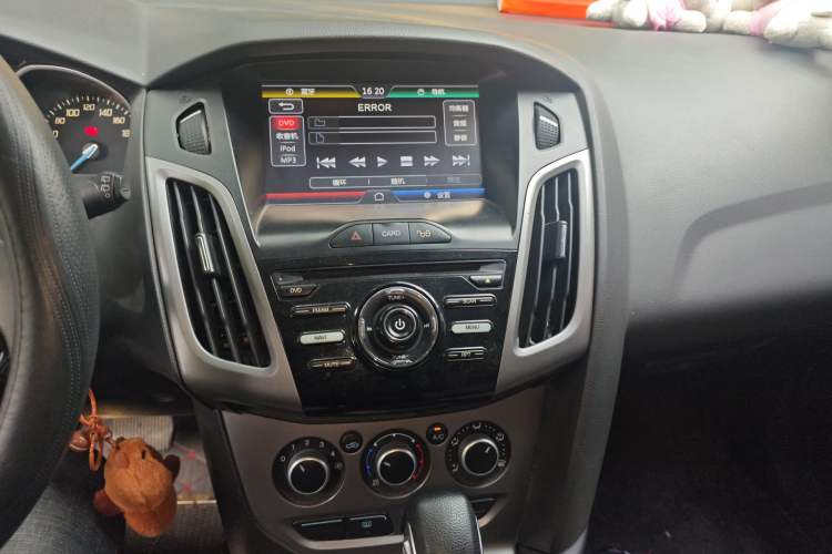 Used Ford Focus 2012 Hatchback 1.6L Automatic Comfort Model Audio And AC Panel