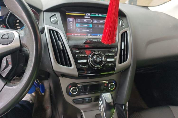Used Ford Focus 2012 Sedan 1.6L Automatic Fashion Edition Audio And AC Panel