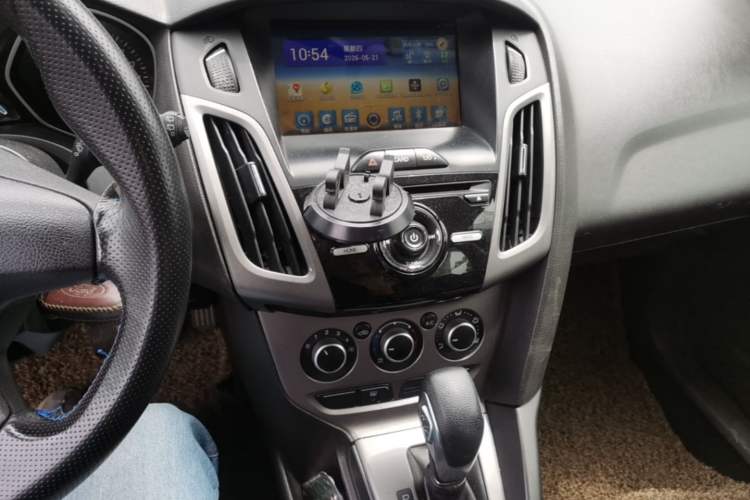 Used Ford Focus 2012 Hatchback 1.6L Automatic Comfort Model Audio And AC Panel